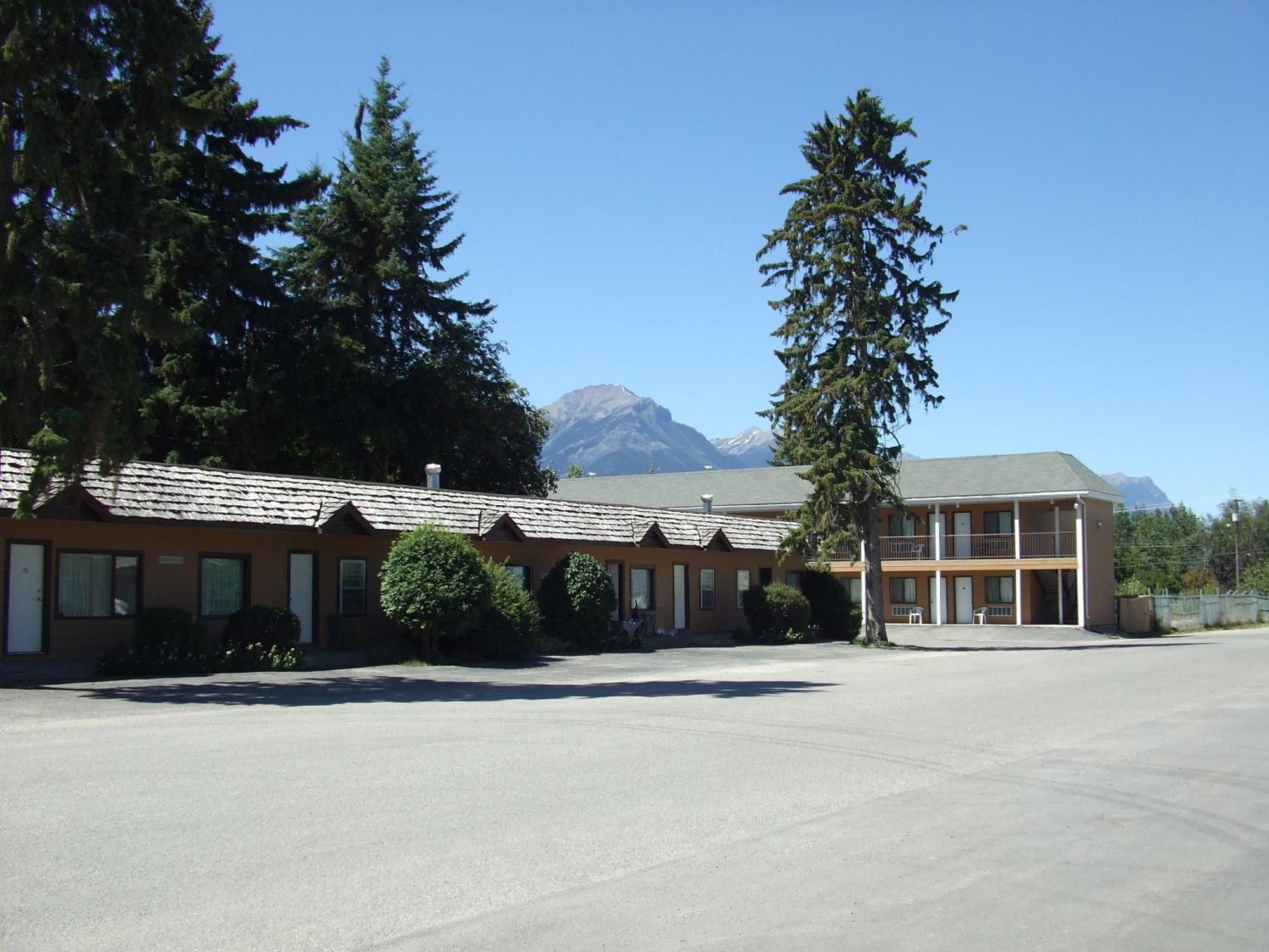 Mary'S Motel Golden Εξωτερικό φωτογραφία