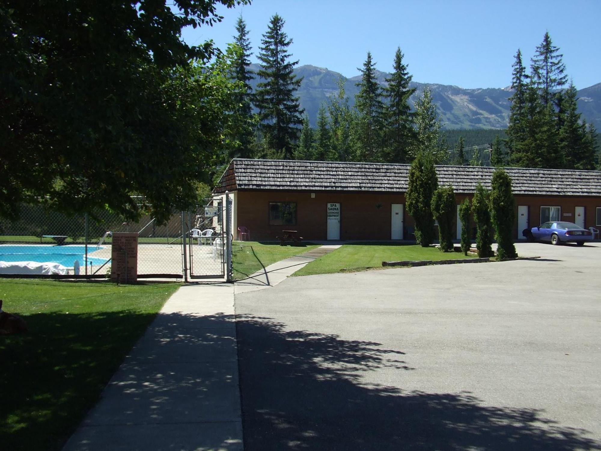 Mary'S Motel Golden Εξωτερικό φωτογραφία