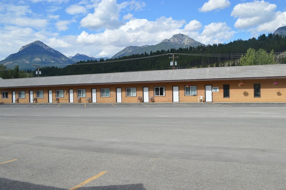 Mary'S Motel Golden Εξωτερικό φωτογραφία
